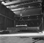 Arbete med bostadsplattformar till oljerigg och lyft till pråm för transport