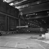 Arbete med bostadsplattformar till oljerigg och lyft till pråm för transport