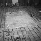 Arbete med bostadsplattformar till oljerigg och lyft till pråm för transport