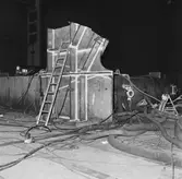 Arbete med bostadsplattformar till oljerigg och lyft till pråm för transport