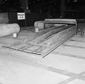 Arbete med krigsbroar i plåtverkst.