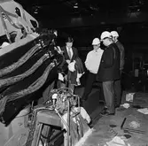 Besökande från armen till krigsbron