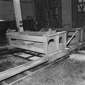 Släde till slipdragning i g:a motorverkst.