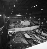 Översiktsbilder av ubåtstillverkningen i plåtverkst.