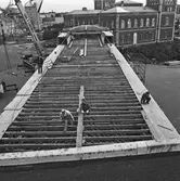 Vändning av skrovet till nyb. 437 Singapore