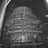 Lyft av sektion i plåtverkst.