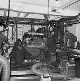 Lyft av motor till maskinrum Nyb 435 Singapor