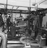 Lyft av motor till maskinrum Nyb 435 Singapor