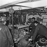 Lyft av motor till Nyb 435 Singapore