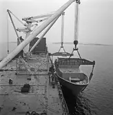 Lyft av Nyb 438 Singapore till transportbåt