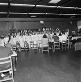 Lucia i matsalen och kontorshuset