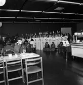 Lucia i matsalen och kontorshuset