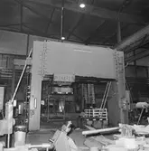 Rivning av 100 Tons pressen i plåtverkst.