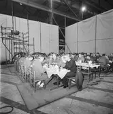 Personalen å plåt och svetsverkst. avslutningsfest