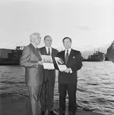 Boken om Karlskronavarvets historia avtäcks i mastkranen