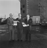 Boken om Karlskronavarvets historia avtäcks i mastkranen