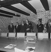 Boken om Karlskronavarvets historia avtäcks i mastkranen