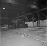 Montering av ny svetsrobot i plåtverkst.