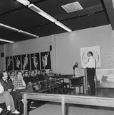 VD H. Hedman arbetsplatsträff i matsalen kv-nytt