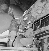 Arbetsbilder från byte av propellerblad Oscarsdockan kv-nytt