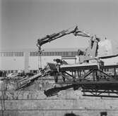 Prov lyft med stödben till bro 6 i docka 1