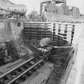 U 4 i docka 5 lyft av sektion