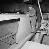 Minsvepare under byggnad i båtverkstan 