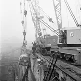 Ubåten Aborren lyft i docka (Motorn)