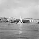 Karlskronakryssaren sjösättning och under segel ext