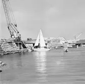 Karlskronakryssaren sjösättning och under segel ext