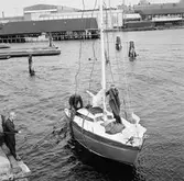 Karlskronakryssaren sjösättning och under segel ext