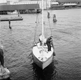 Karlskronakryssaren sjösättning och under segel ext