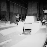 Segelbåten Viggen under arbete i båtverkstan