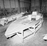 Segelbåten Viggen under arbete i båtverkstan