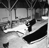 Segelbåten Viggen under arbete i båtverkstan