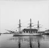 Jarramas bogsering till polhemsdockan