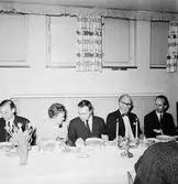 Personalen på huvudkontoret (flyttkalas)