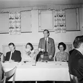 Personalen på huvudkontoret (flyttkalas)