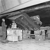 Lyft av T 124 i docka 1