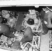 Lyft av motor från maskinrum på T 126