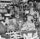 Lyft av motor från maskinrum på T 126