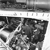 Lyft av motor från maskinrum på T 126