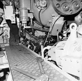 Lyft av motor från maskinrum på T 126