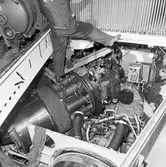 Lyft av motor från maskinrum på T 126