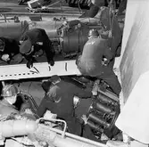 Lyft av motor från maskinrum på T 126