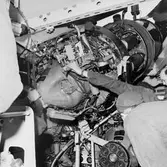 Lyft av motor från maskinrum på T 126