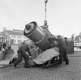 Lyft av motor från maskinrum på T 126