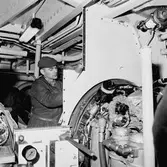 Lyft av motor från kaj till maskinrum T 126