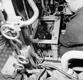 Lyft av motor från kaj till maskinrum T 126