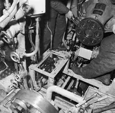 Lyft av motor från kaj till maskinrum T 126